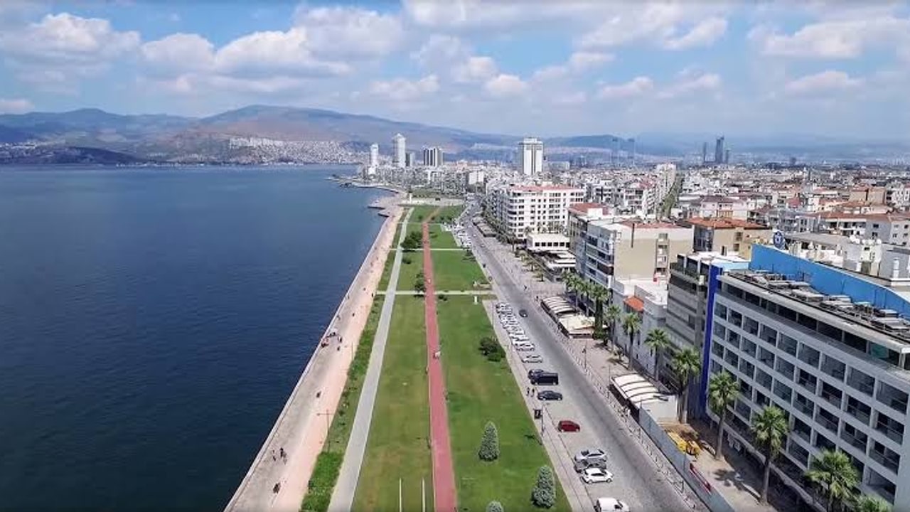 İzmir'de Yatırım İçin En İyi Semtler (2026)